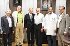 دیدار دانش آموختگان دانشکده پزشکی مقیم آمریکا با رئیس دفتر ارتباط با دانش آموختگان و رئیس مجتمع بیمارستان امام خمینی(ره)