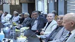 نشست ماهانه مجتمع بیمارستانی امام خمینی (ره) برگزار شد؛ از شعرخوانی پاییزی اساتید تا هشدار دکتر حکمی درباره علائم پنهان سرطان ریه