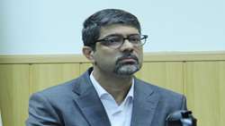 دکتر پورغریب: امسال برای برگزاری دهمین جشن یکپارچه دانش‌آموختگی که یکی از ماندگارترین خاطرات دوران دانشجویی است در کنار دفتر ارتباط با دانش‌آموختگان خواهیم بود.