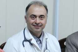 دکتر صالحی در نشست کمیته علمی سمینار تعهد حرفه‌ای در حوزه سلامت بر تحول بایدها و نبایدهای این حوزه تاکید و خواستار ارتباط عمیق‌تر با نسل جوان شاغلین حرف سلامت و دانشجویان شد
