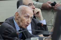 دکتر فرهود استاد برجسته ژنتیک در سومین نشست در سایه‌سار اندیشه‌های استاد: دکتر محمد انسانی دانشمند، خوش‌قلب وبسیار اخلاقی هستند