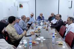 نخستین نشست «در سایه‌سار اندیشه‌ی بزرگان» با موضوع «عشق در اندیشه‌ی ابن‌سینا» برگزار شد