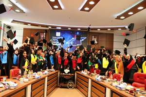 جشن دانش آموختگی دانشجویان بین الملل پردیس بین الملل دانشگاه علوم پزشکی تهران