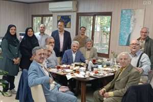 تبدیل دورهمی صبحانه‌ی پیشکسوتان مجتمع بیمارستانی امام خمینی به محفلی ادبی و خاطره انگیز