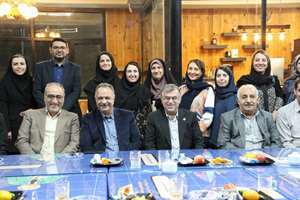 نخستین نشست «کافه خاطره» با حضور دکتر خیرالله غلامی، استاد پیشکسوت گروه داروسازی بالینی در دانشکده داروسازی برگزار شد