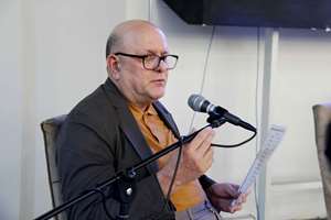 قرائت شعر نجوای زمانه، سروده دکتر گتمیری، در شب شعر ترنم واژه ها