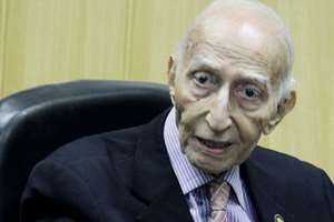 استاد فرهود پدر علم نوین ژنتیک و رییس دفتر ارتباط با دانش آموختگان دانشکده بهداشت خواستار تحول در آموزش عالی بویژه دانشگاه علوم پزشکی تهران شد