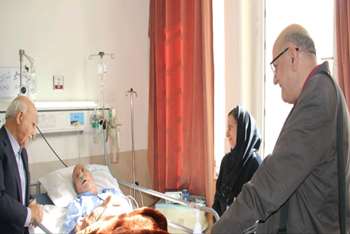 عیادت رئیس دفتر ارتباط با دانش‌آموختگان و رئیس مرکز قلب تهران از دکتر بهادر اعلمی هرندی استاد پیشکسوت دانشگاه علوم پزشکی تهران