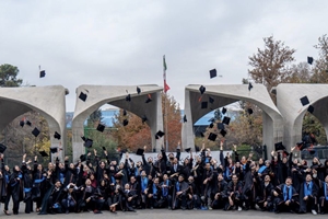 تاکید رئیس دفتر ارتباط با دانش آموختگان دانشگاه علوم پزشکی تهران بر احترام والدین، حفظ پیوند با مادر دوم «دانشگاه» و مادر وطن 