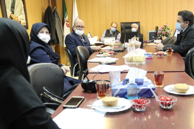 جلسه ماهانه مسئولین دفاتر دانش آموختگان دانشکده ها به صورت مجازی برگزار شد 