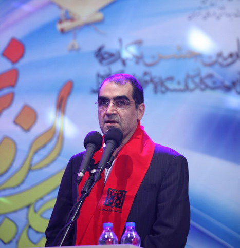وزير بهداشت فراغت از تحصيل را در رشته هاي علوم پزشكي بي پايان خواند 